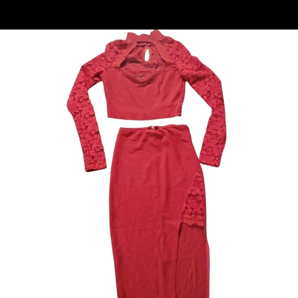 Elegant Red Lace Women's Skirt Set